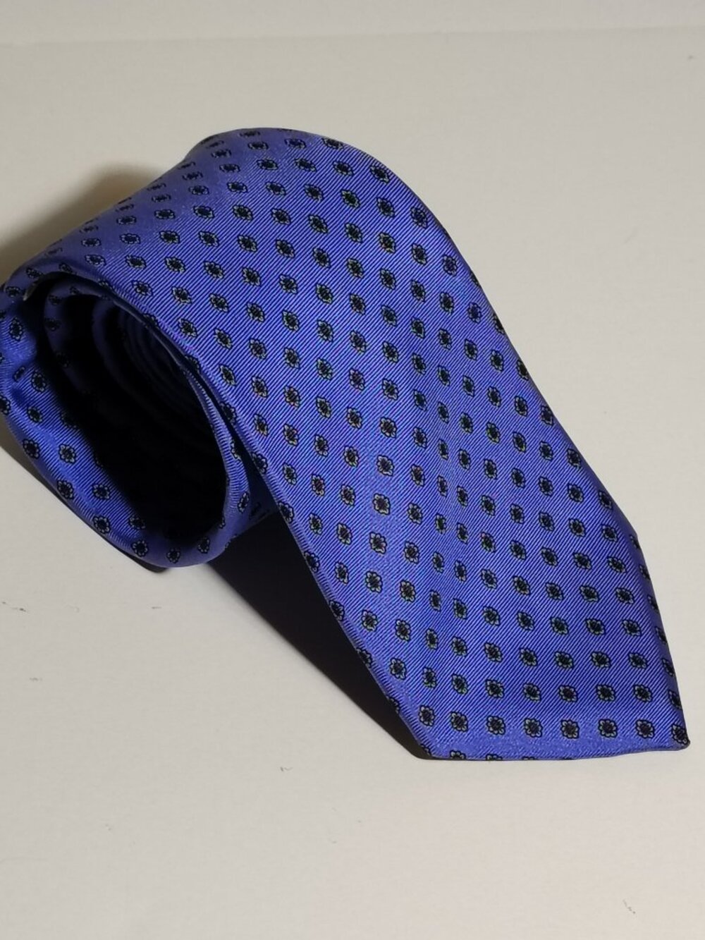 Vintage Mallory & Church of London Italian Silk Tie Blue Daisy Floral Retro